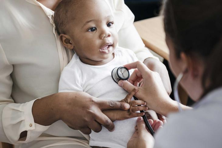 APLV bébé avec docteur